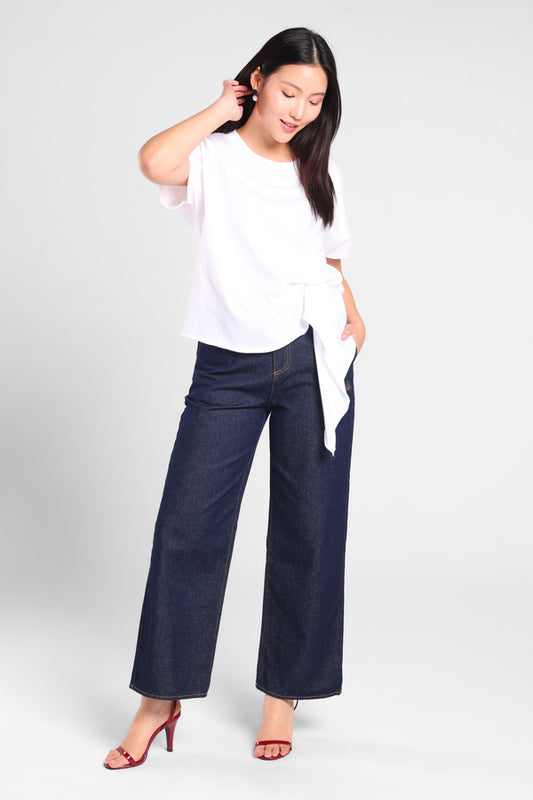 Manifesto Asymmetry T-shirt in Off White