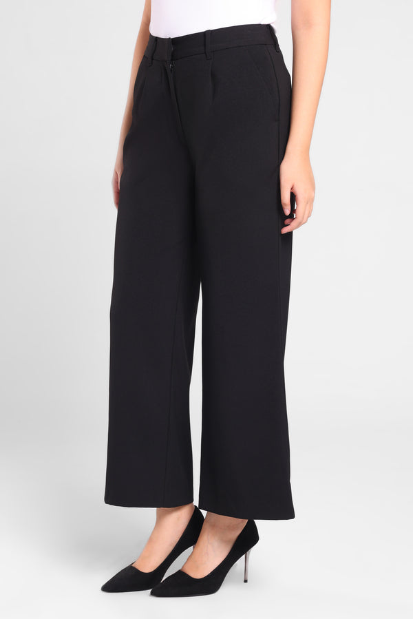 Triumph Tailored Straight Pants in Black